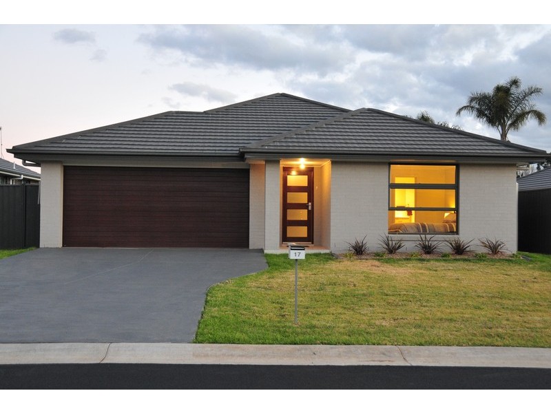 17 Saunders Road, Camden South NSW 2570