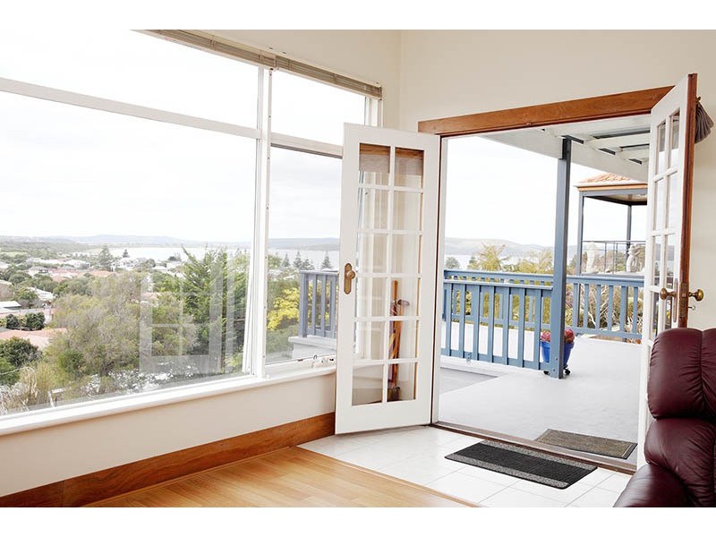 15 Wylie Crescent, Middleton Beach WA 6330