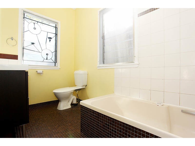 31 Thorn Street, Red Hill QLD 4059