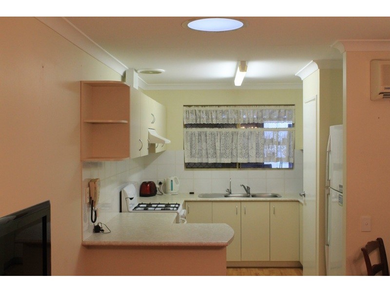 2/30 Victoria Parade, Midvale WA 6056