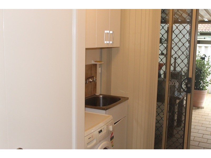 2/30 Victoria Parade, Midvale WA 6056