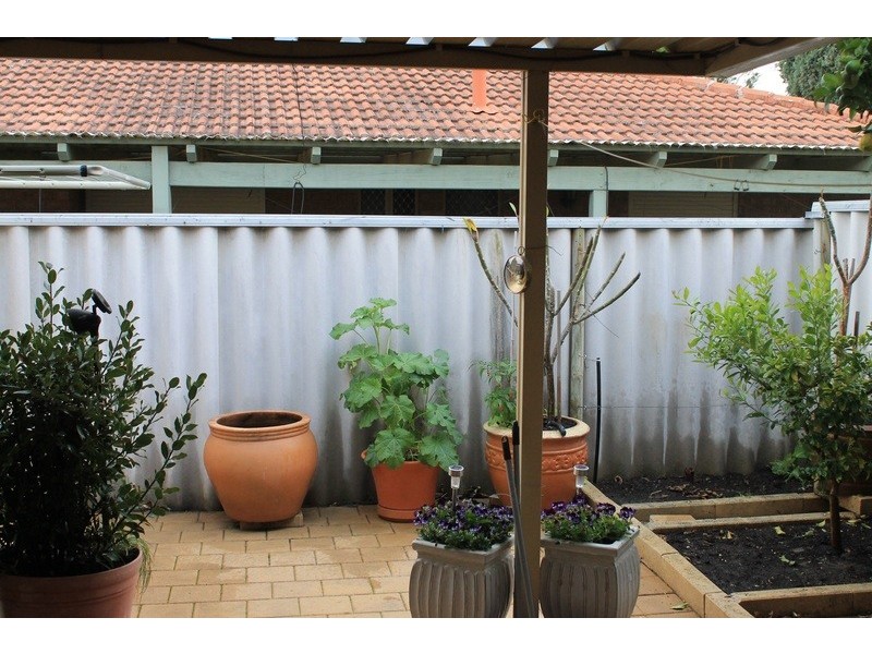 2/30 Victoria Parade, Midvale WA 6056