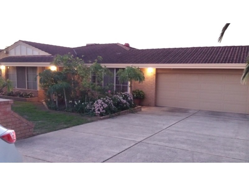 4 Ardrossan Loop, Kingsley WA 6026