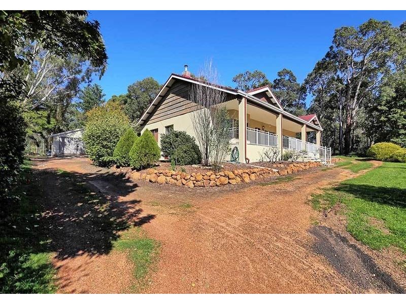 12 Marnie Road, Glen Forrest WA 6071