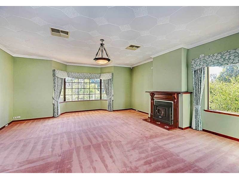 12 Marnie Road, Glen Forrest WA 6071