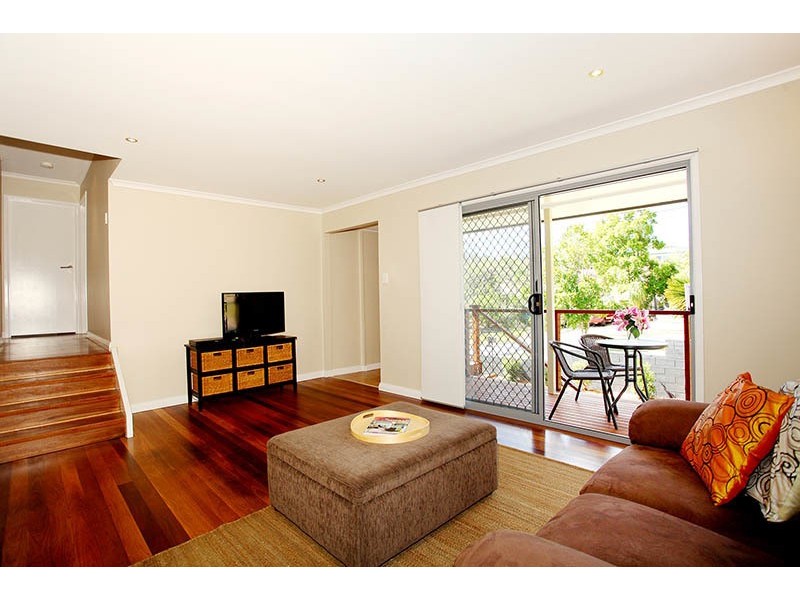 28 Lauretta Avenue, Springwood QLD 4127