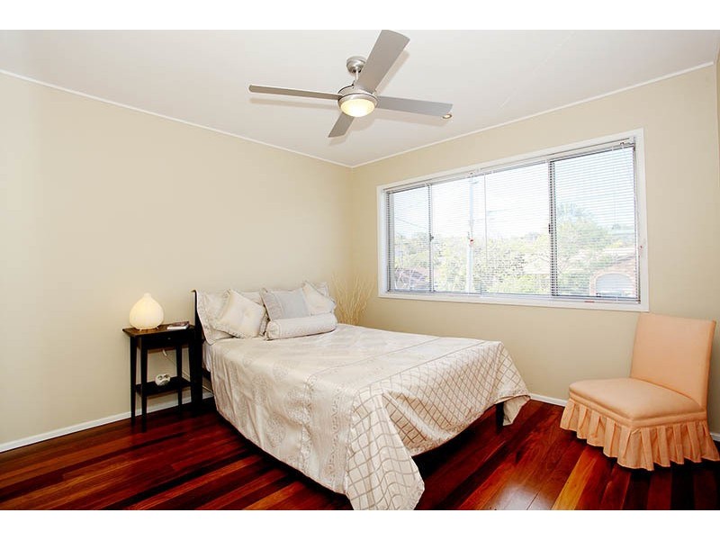 28 Lauretta Avenue, Springwood QLD 4127