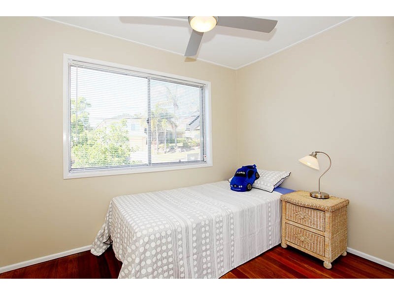 28 Lauretta Avenue, Springwood QLD 4127