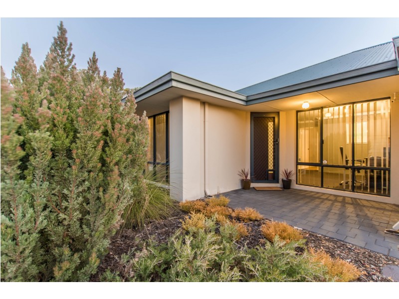 18 Portchester Ave, Orelia WA 6167