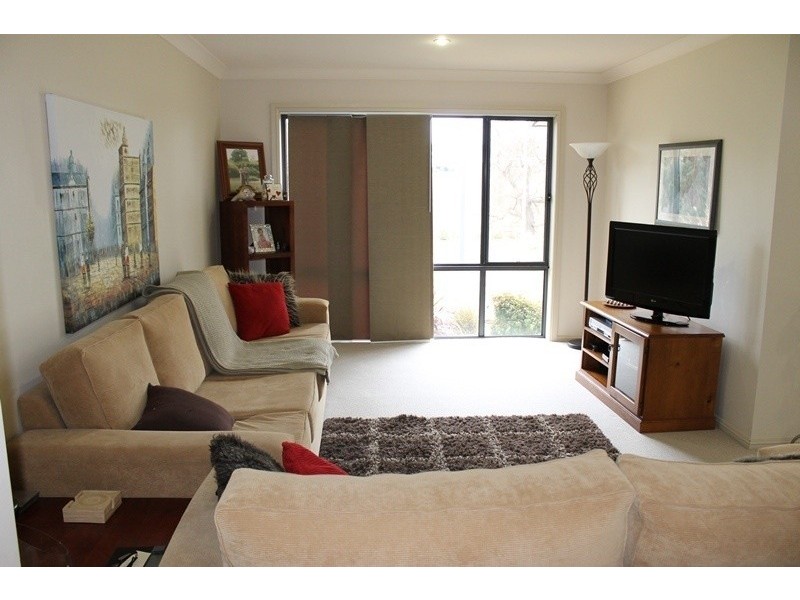 1 Banksia Lane, Cooma NSW 2630