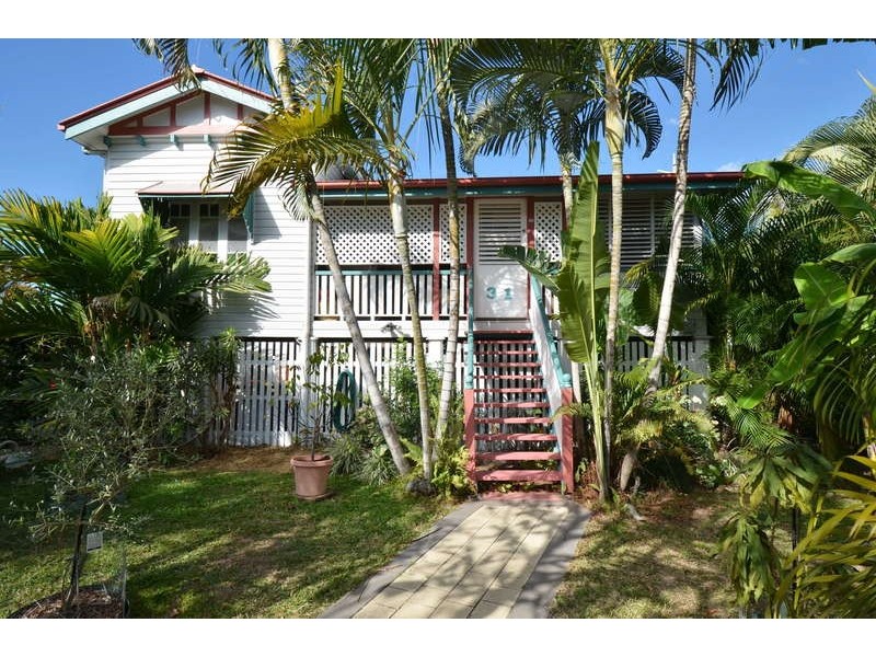 31 Eleventh Avenue, Railway Estate QLD 4810