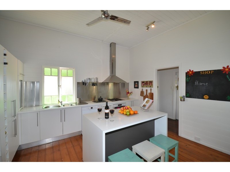 31 Eleventh Avenue, Railway Estate QLD 4810