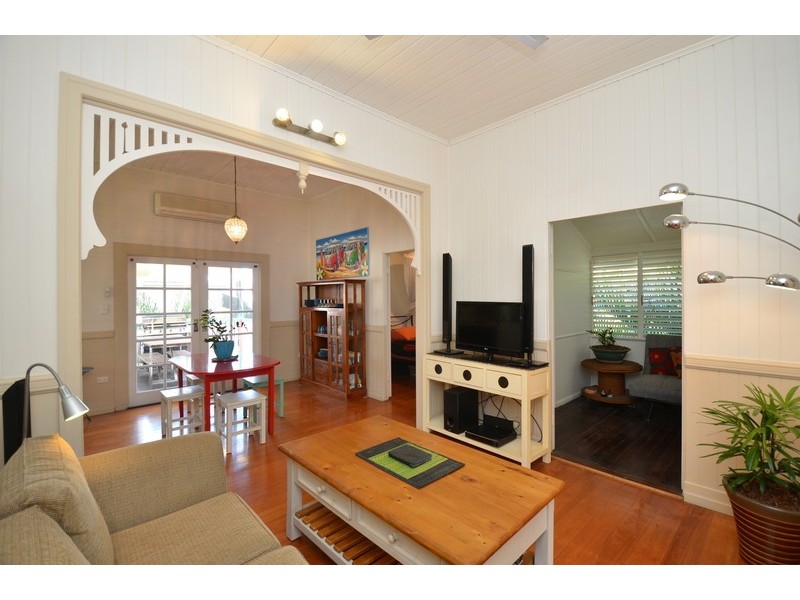 31 Eleventh Avenue, Railway Estate QLD 4810