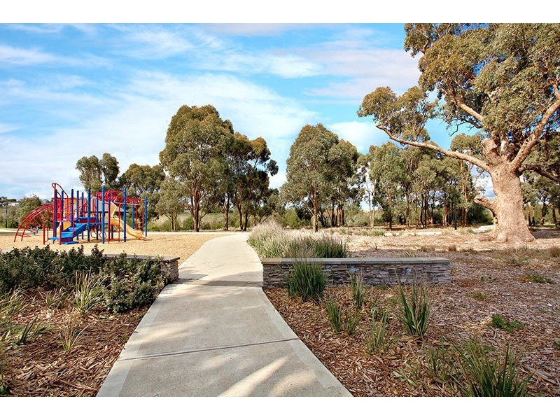 42 Fantail Way, Brookfield VIC 3338