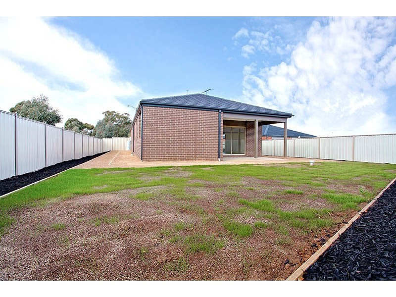 42 Fantail Way, Brookfield VIC 3338