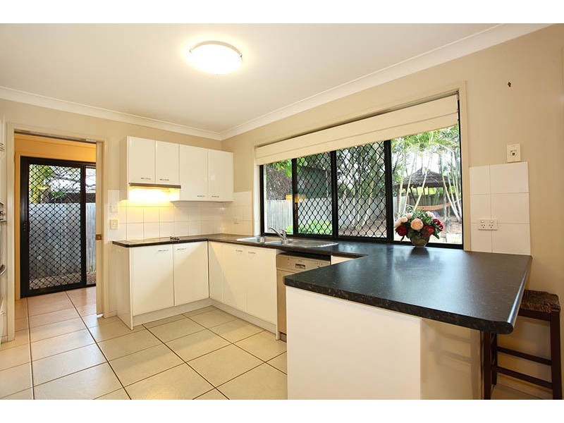 33 Thomas Street, Wynnum QLD 4178