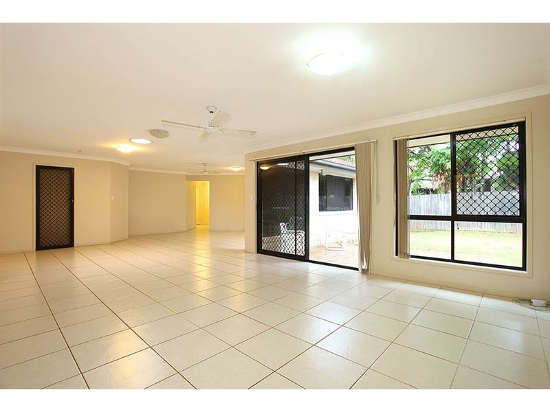 33 Thomas Street, Wynnum QLD 4178