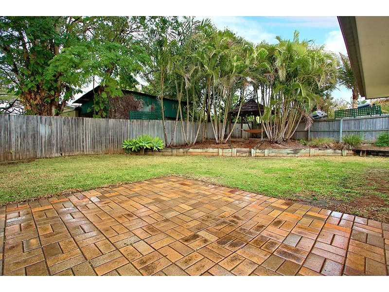 33 Thomas Street, Wynnum QLD 4178