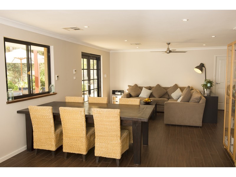 675 Traylen Road, Stoneville WA 6081