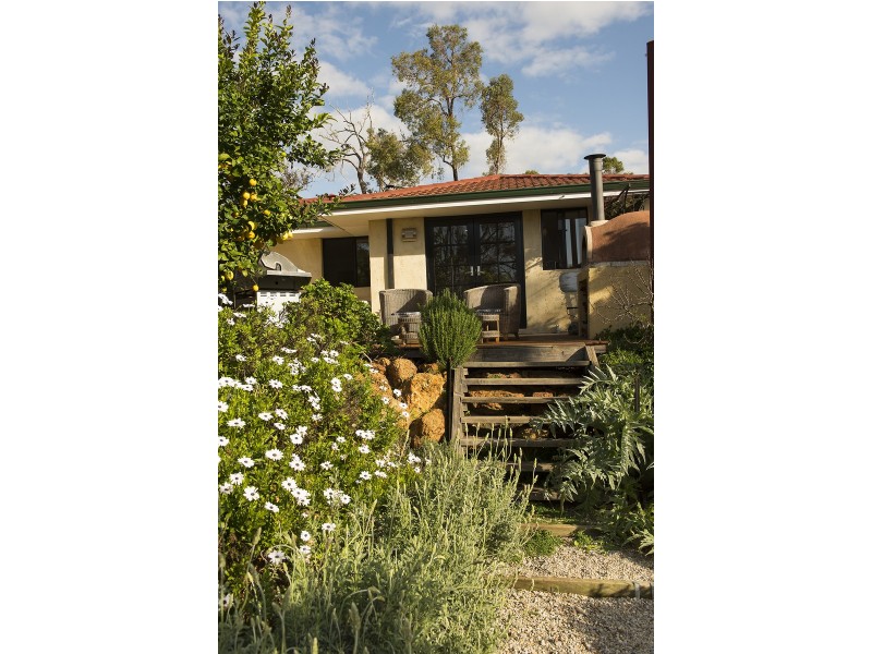 675 Traylen Road, Stoneville WA 6081