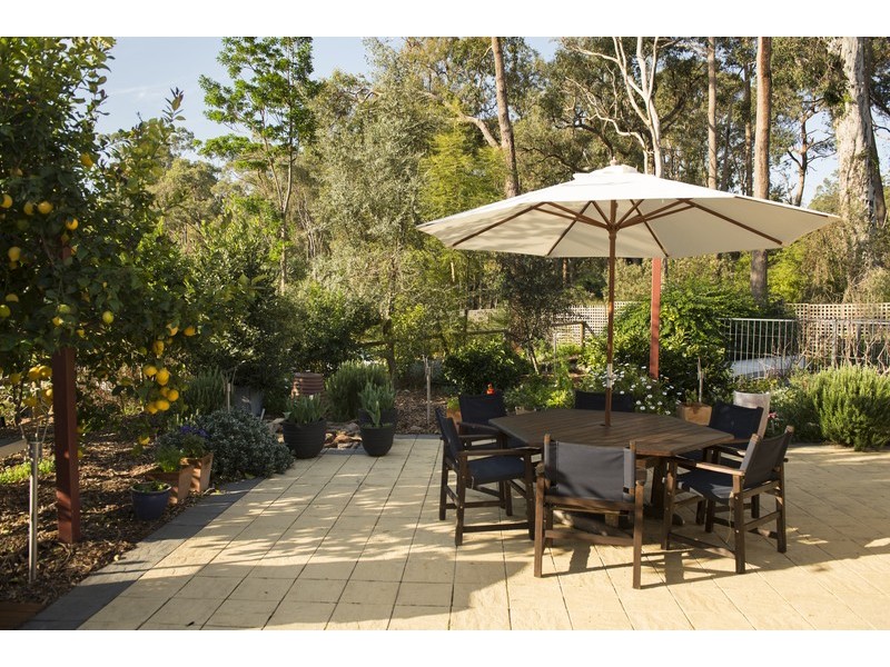 675 Traylen Road, Stoneville WA 6081