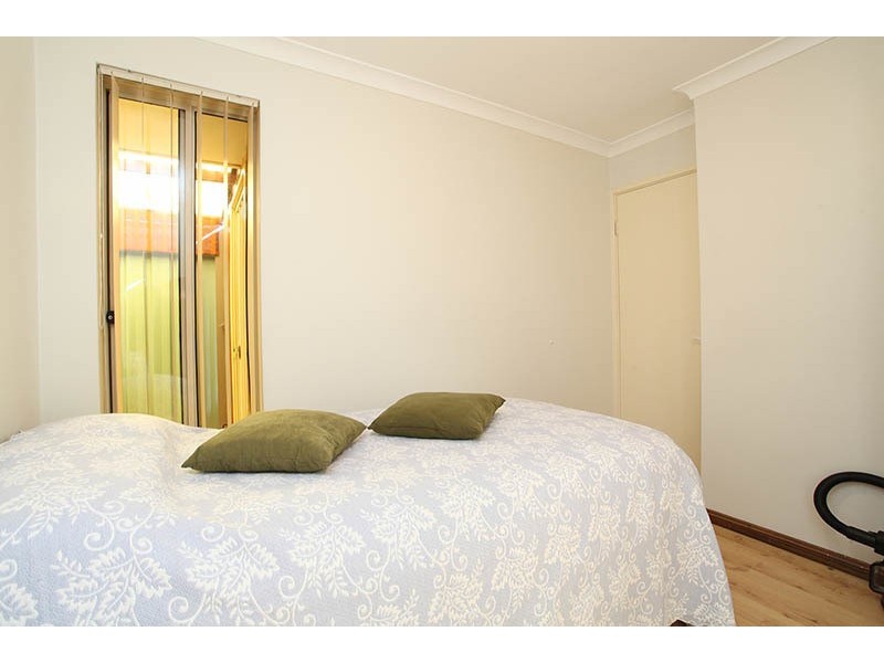 8/12 Dowling Street, Rockingham WA 6168