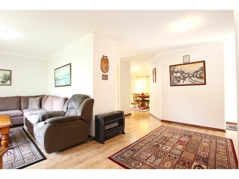 8/12 Dowling Street, Rockingham WA 6168