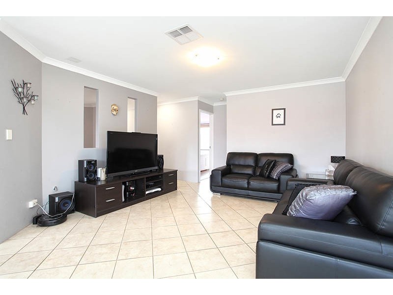 71 Abbotswood Drive, Landsdale WA 6065