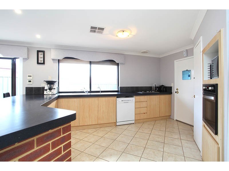 71 Abbotswood Drive, Landsdale WA 6065