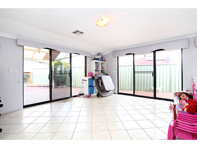 71 Abbotswood Drive, Landsdale WA 6065