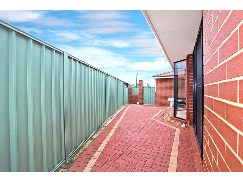 71 Abbotswood Drive, Landsdale WA 6065