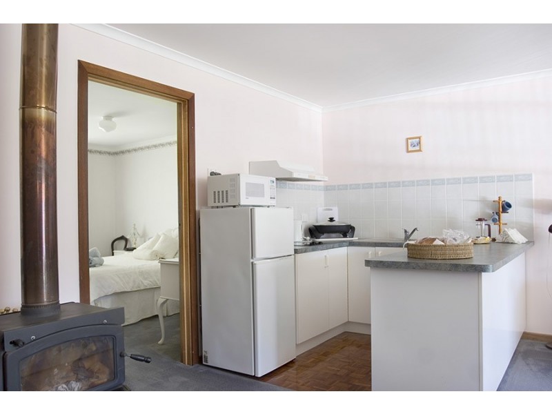 5 Iarias Lane, Bright VIC 3741