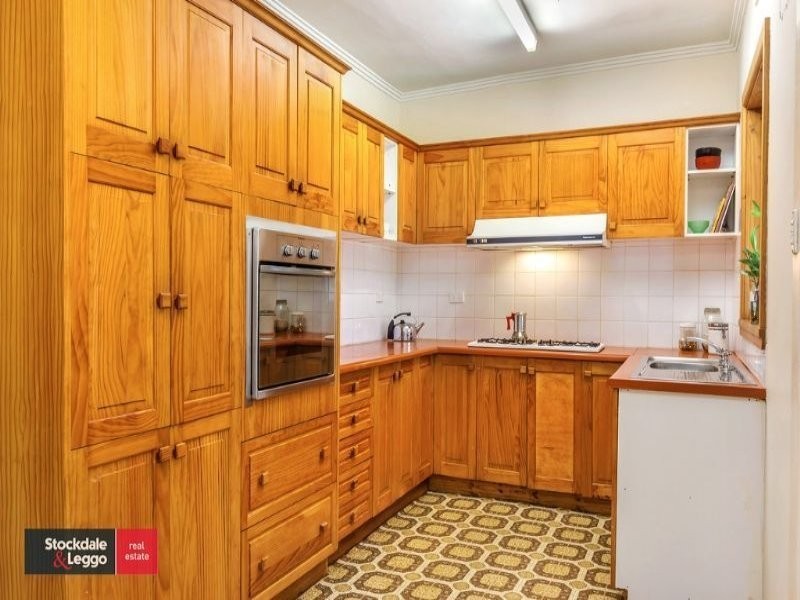 39 Koonung Road, Blackburn North VIC 3130