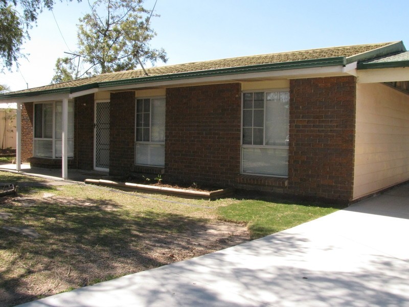 31 Bursaria St, Crestmead QLD 4132