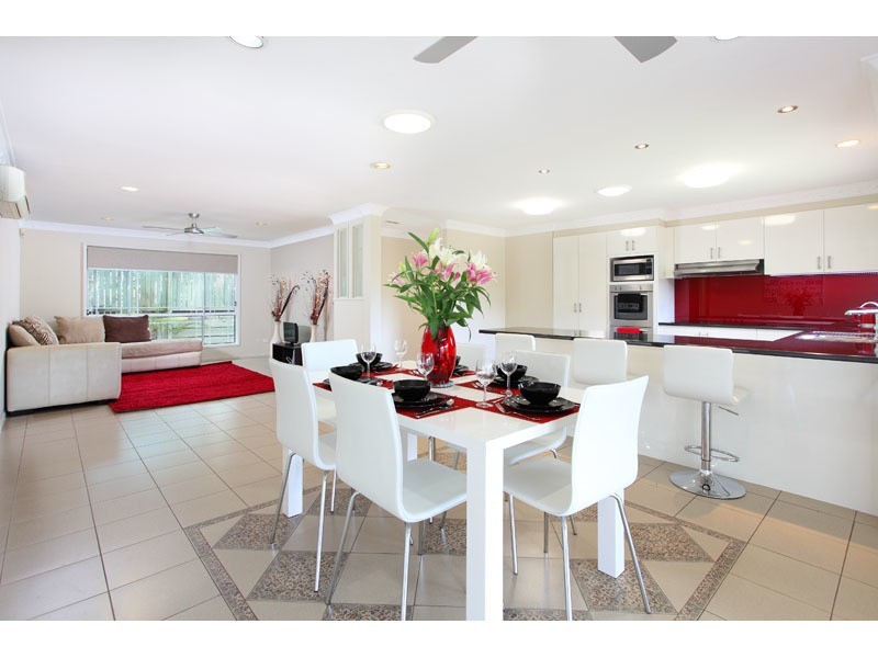 11 Springfield Crescent, Parkinson QLD 4115