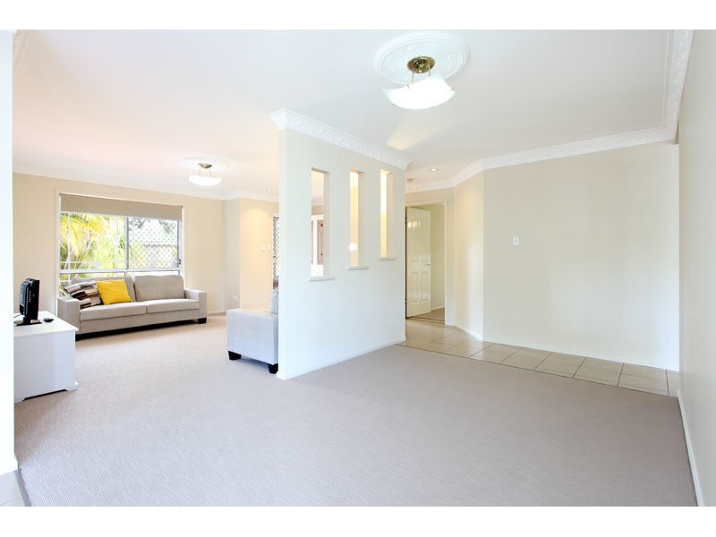 11 Springfield Crescent, Parkinson QLD 4115