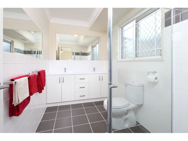 11 Springfield Crescent, Parkinson QLD 4115