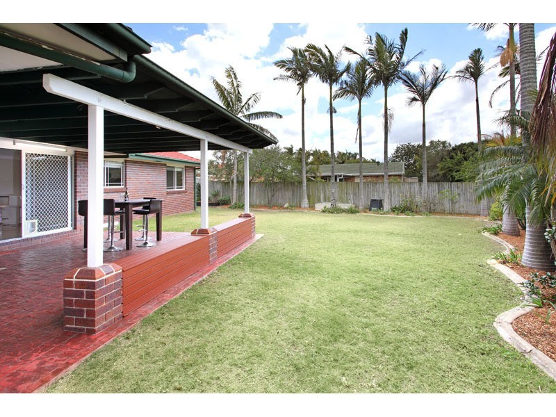 11 Springfield Crescent, Parkinson QLD 4115