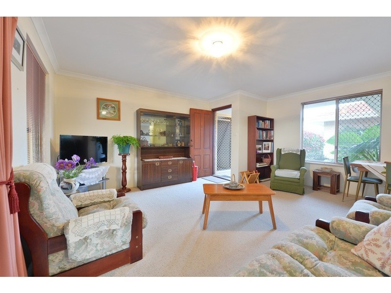 2/11  Salmon Close, West Busselton WA 6280