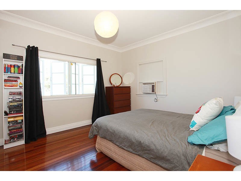 95 Boundary Road, Camp Hill QLD 4152