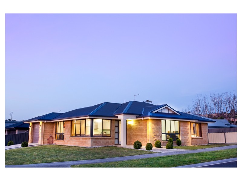 10 Jiloa Way, Don TAS 7310