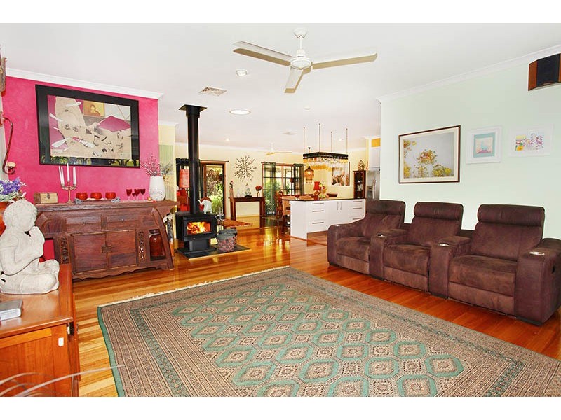 60 Burgess Avenue, Maleny QLD 4552