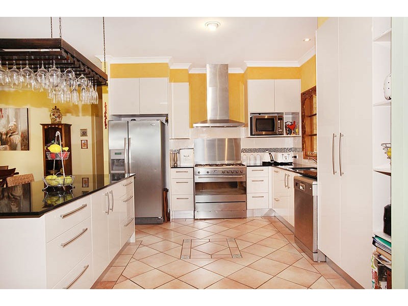 60 Burgess Avenue, Maleny QLD 4552