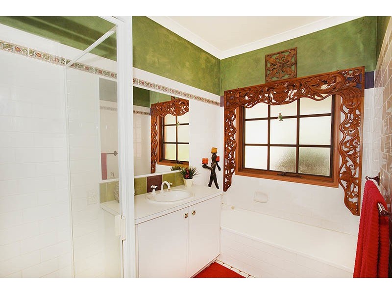 60 Burgess Avenue, Maleny QLD 4552