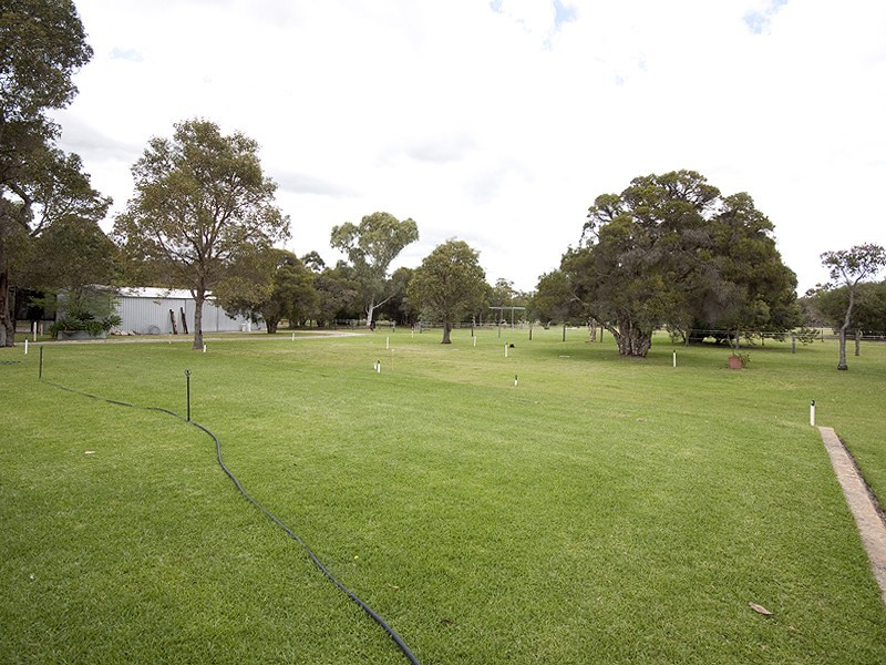 Oakford WA 6121