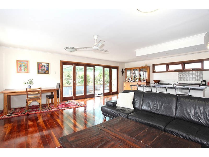 9 Ulric Street, Indooroopilly QLD 4068