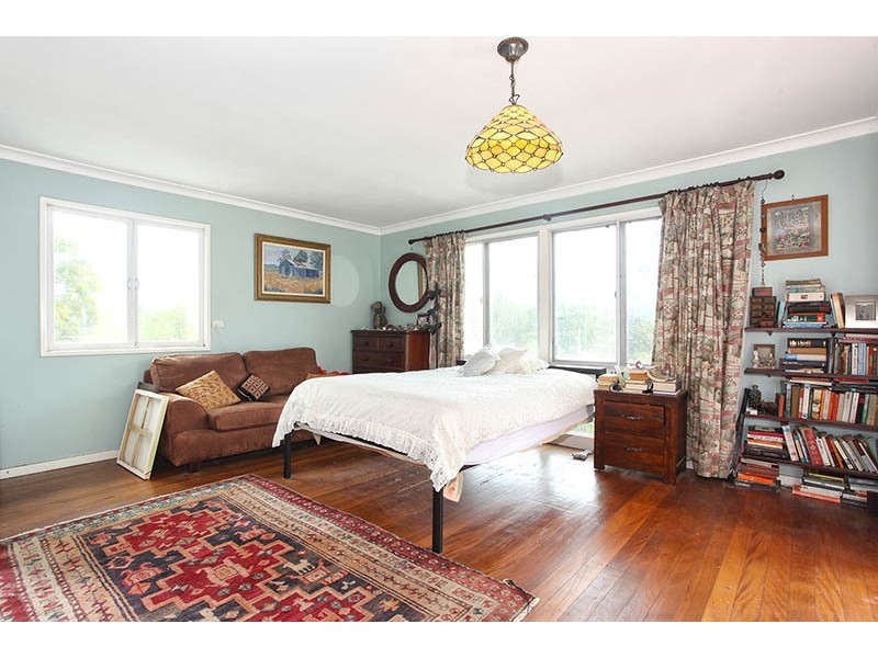 9 Ulric Street, Indooroopilly QLD 4068