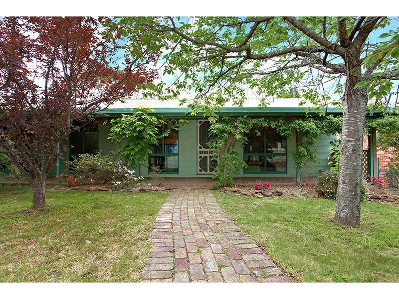 52 Bass Road, Wentworth Falls NSW 2782