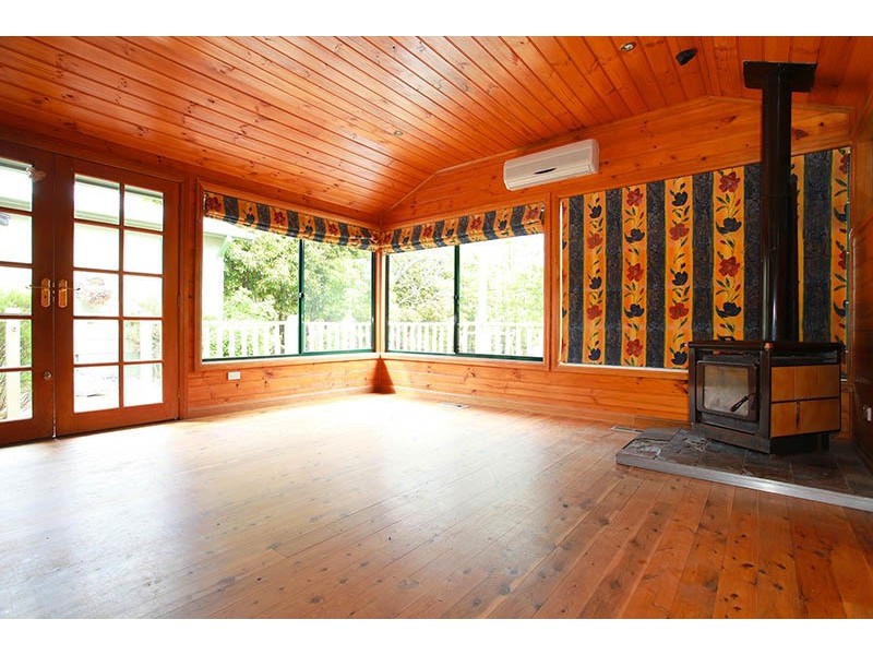 52 Bass Road, Wentworth Falls NSW 2782