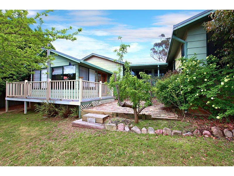 52 Bass Road, Wentworth Falls NSW 2782